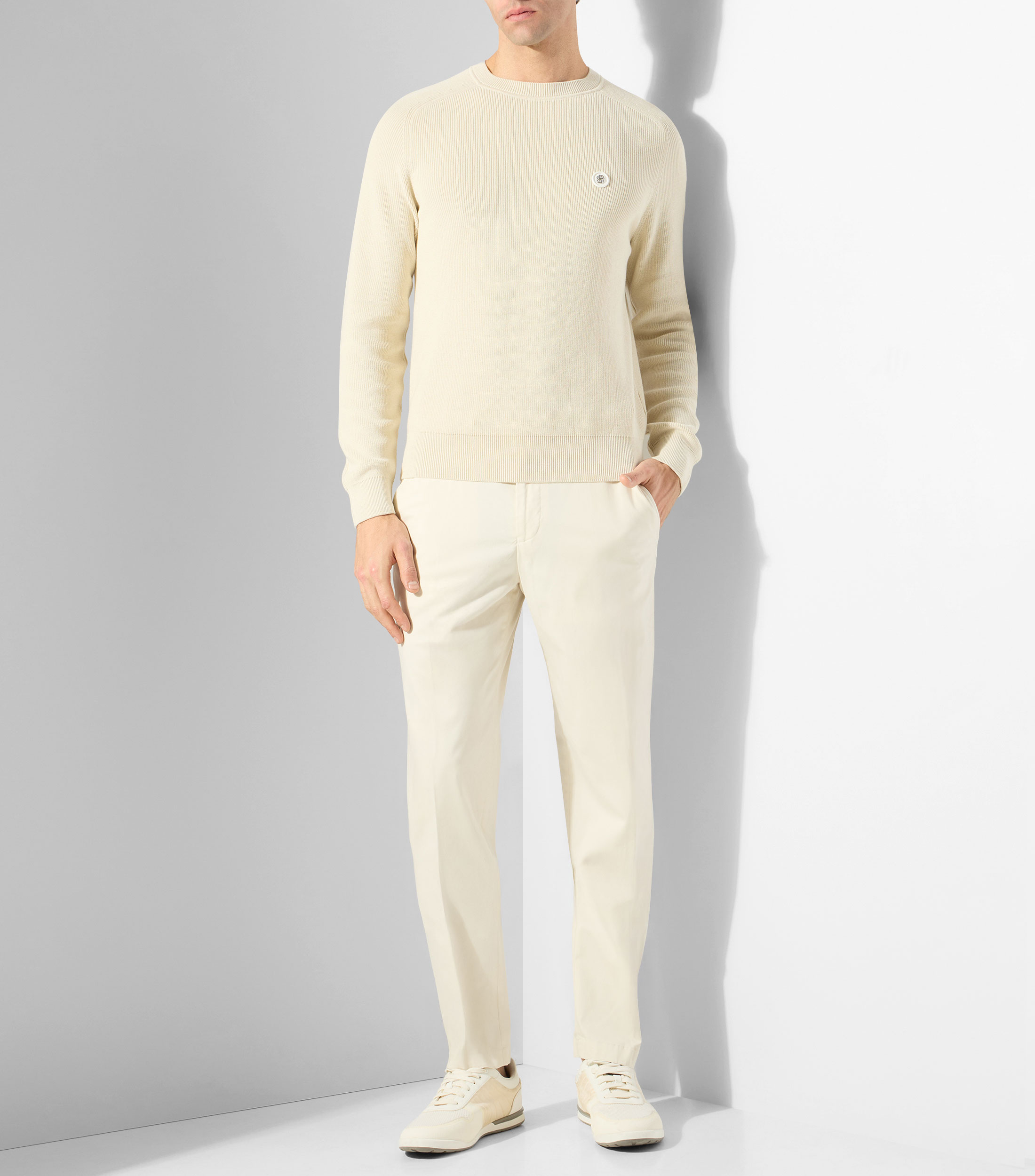 Pantalón tapered en tejido elástico lavable Hombre